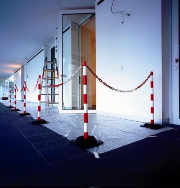 Six Post Set that Blocks off up to 10 Metres - Image 4