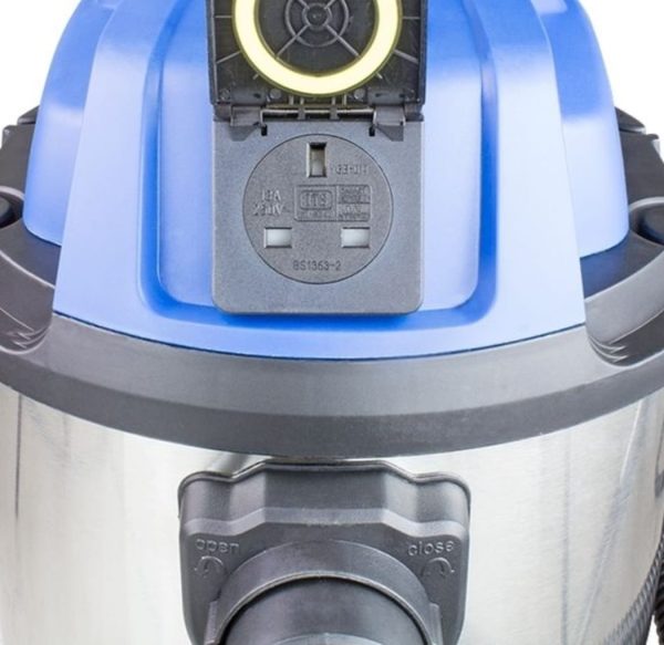 1400W  3-In-1 Wet And Dry HEPA Filtration Electric Vacuum Cleaner Developed by Hyundai - Image 4