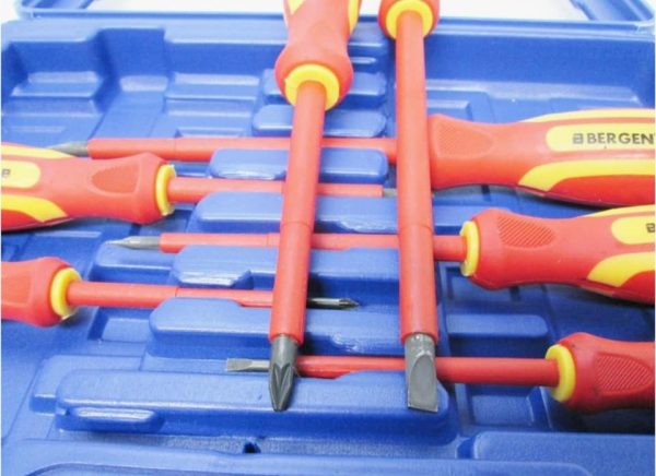 Our Professional 7 piece Insulated Electricians Screwdriver Set. - Image 4
