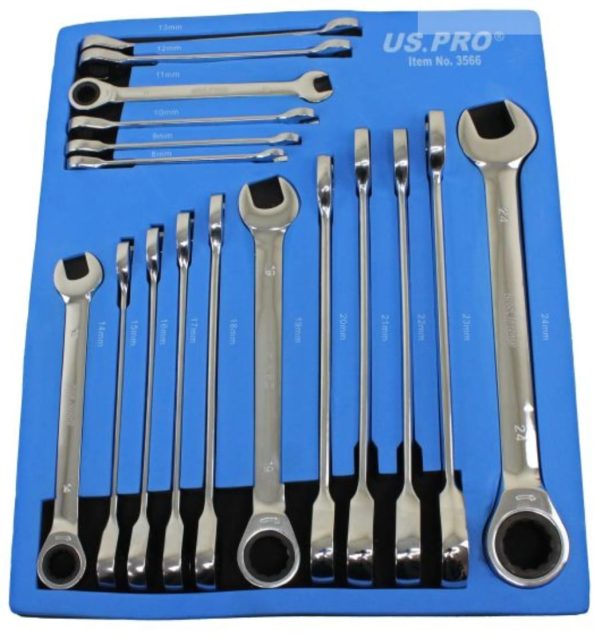 A set of gear ratchet combination wrenches in metric sizes from 8mm through to 24mm.